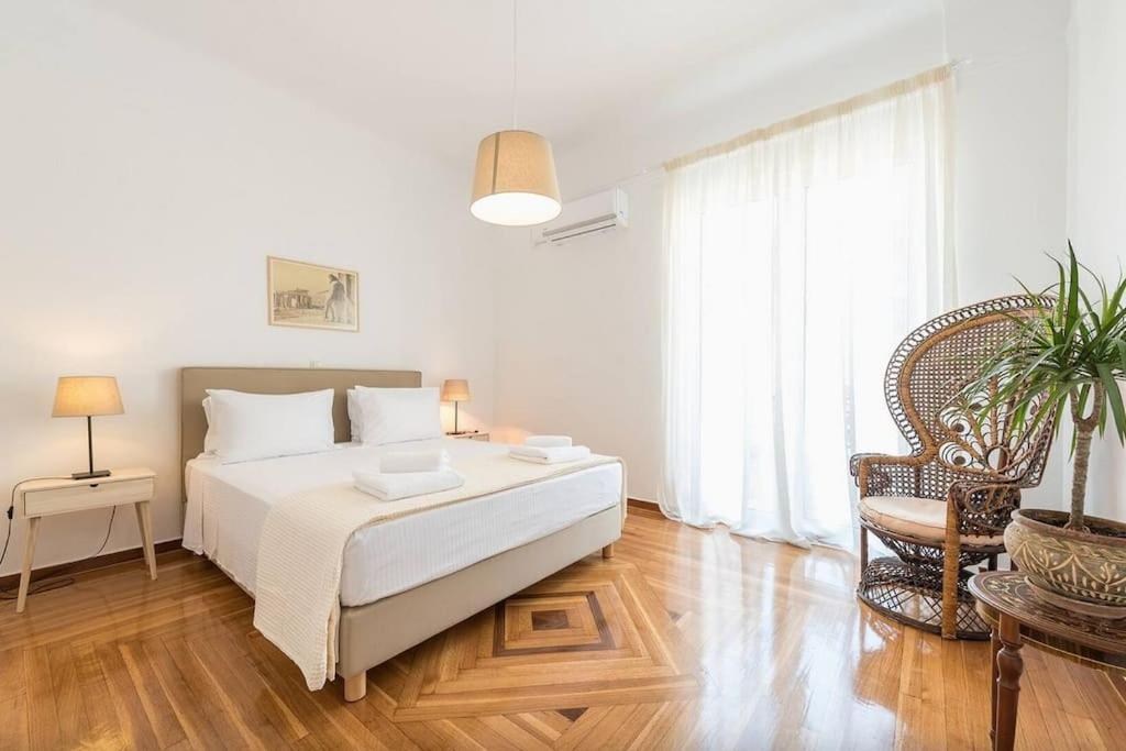 Ferienwohnung Casa Pamisou Near Attiki Metro Station Athen Exterior foto